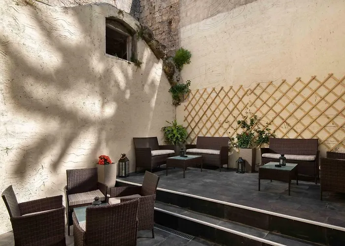 Old Town Senses Boutique מלון